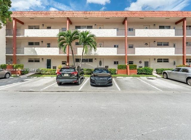 9520 S Hollybrook Lake Dr 205, Pembroke Pines, FL 33025