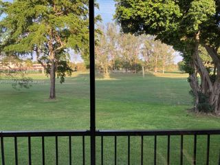 9520 S Hollybrook Lake Dr 205, Pembroke Pines, FL 33025