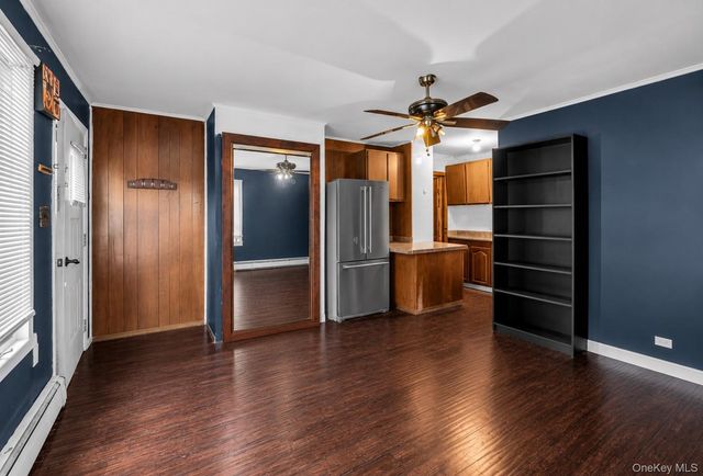11 1st Place, Mastic, NY 11950
