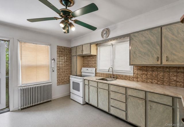 11 1st Place, Mastic, NY 11950