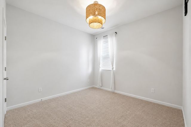 7098 Sunny Parks Dr, White House, TN 37188