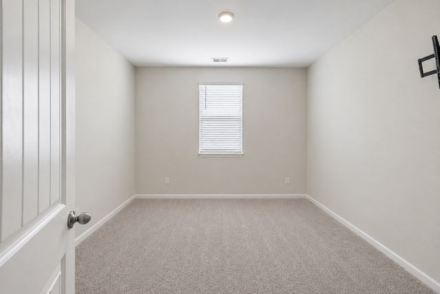 7098 Sunny Parks Dr, White House, TN 37188