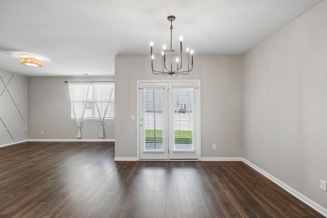 7098 Sunny Parks Dr, White House, TN 37188