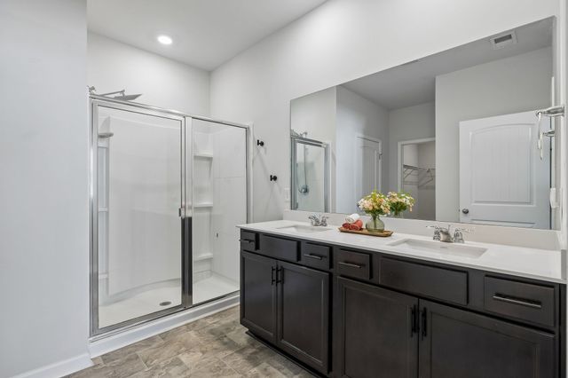 7098 Sunny Parks Dr, White House, TN 37188