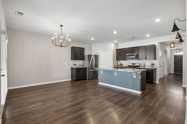 7098 Sunny Parks Dr, White House, TN 37188