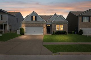 7098 Sunny Parks Dr, White House, TN 37188