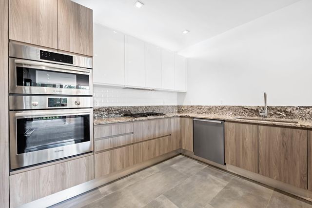900 NE 4th Street B4, Fort Lauderdale, FL 33301