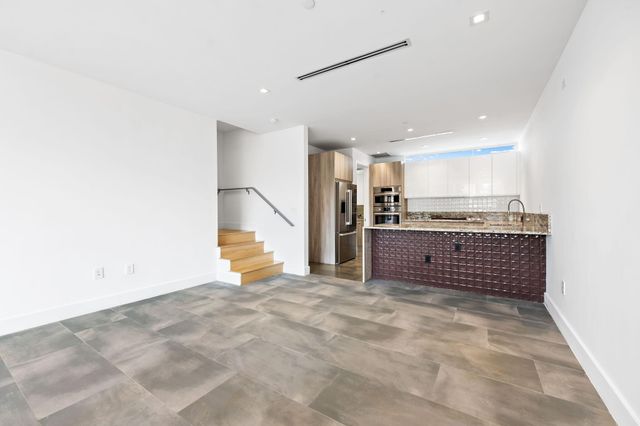 900 NE 4th Street B4, Fort Lauderdale, FL 33301