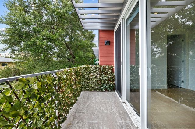 900 NE 4th Street B4, Fort Lauderdale, FL 33301