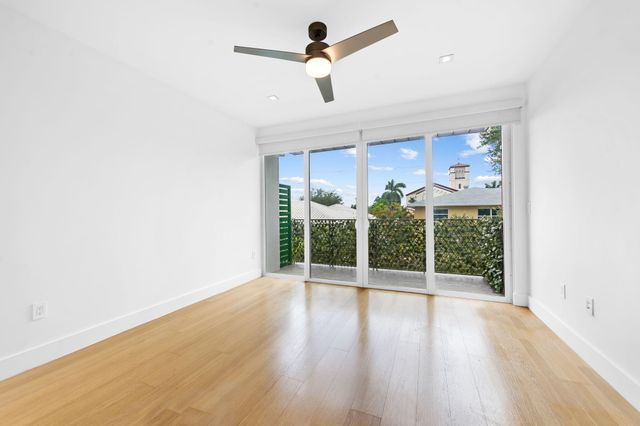 900 NE 4th Street B4, Fort Lauderdale, FL 33301