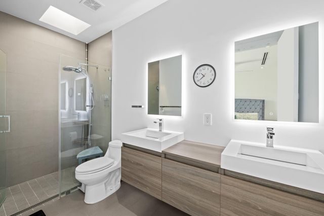 900 NE 4th Street B4, Fort Lauderdale, FL 33301