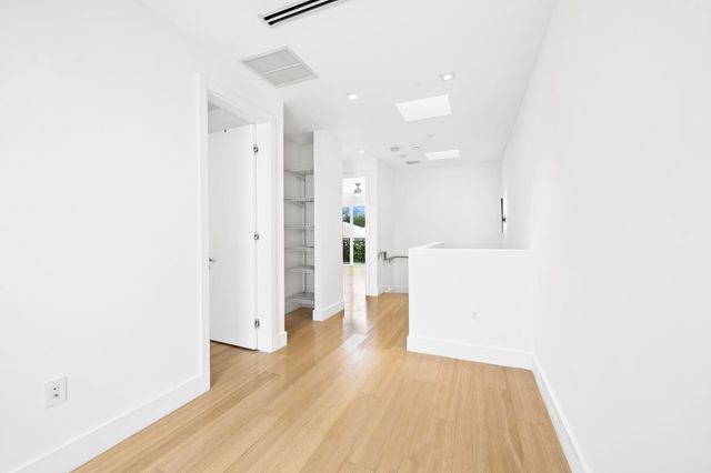 900 NE 4th Street B4, Fort Lauderdale, FL 33301