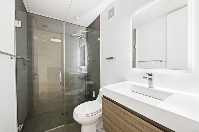 900 NE 4th Street B4, Fort Lauderdale, FL 33301