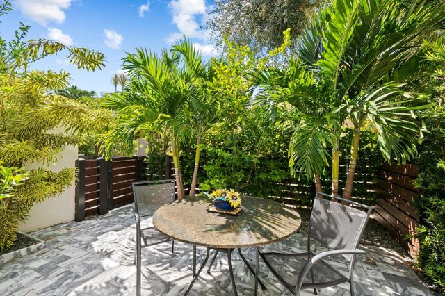 900 NE 4th Street B4, Fort Lauderdale, FL 33301