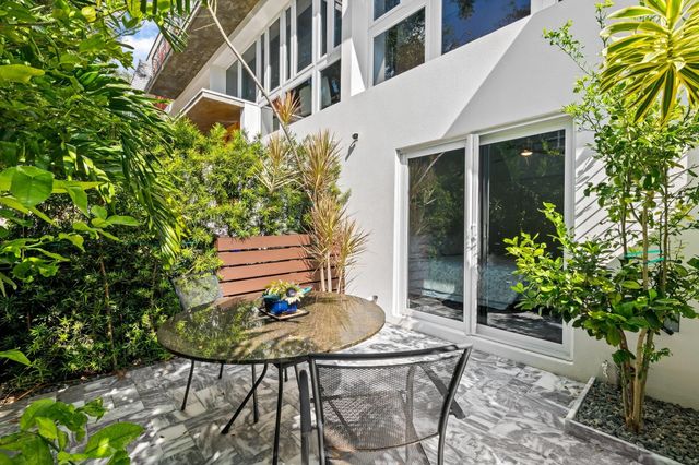 900 NE 4th Street B4, Fort Lauderdale, FL 33301