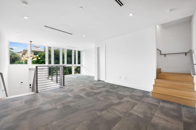 900 NE 4th Street B4, Fort Lauderdale, FL 33301