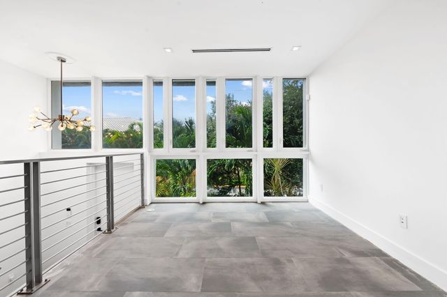 900 NE 4th Street B4, Fort Lauderdale, FL 33301
