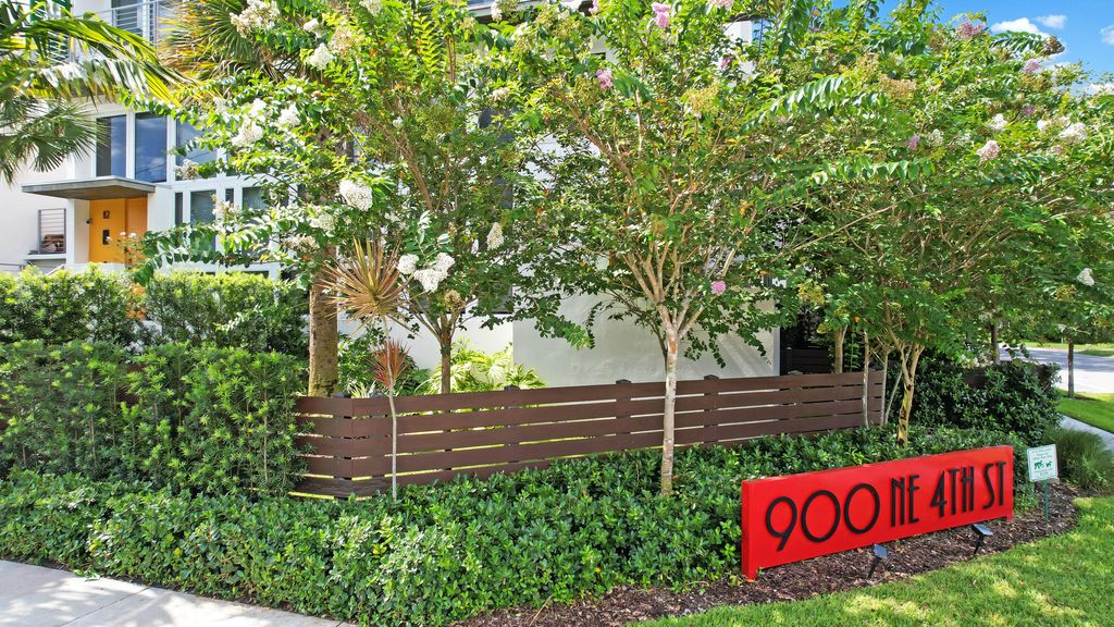 900 NE 4th Street B4, Fort Lauderdale, FL 33301