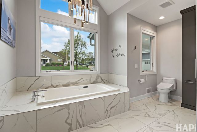 40561 N North Newport Drive, Antioch, IL 60002