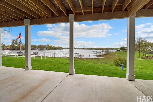 40561 N North Newport Drive, Antioch, IL 60002