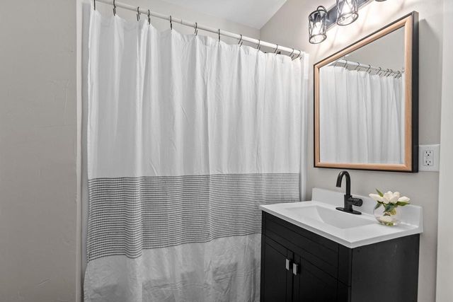 411 MARSTON PLACE, Oshkosh, WI 54901