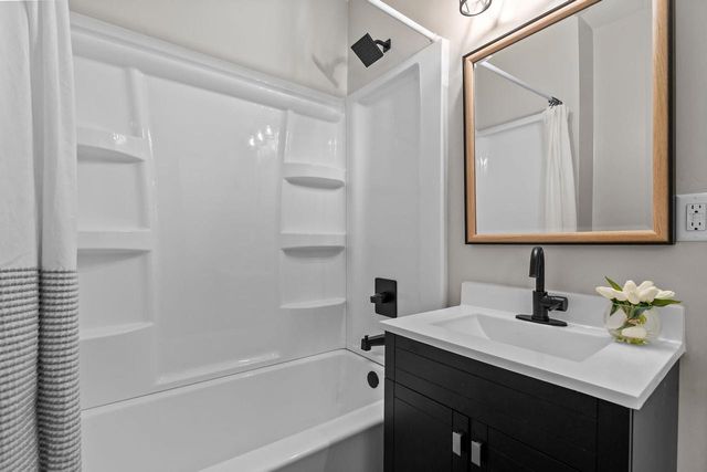 411 MARSTON PLACE, Oshkosh, WI 54901