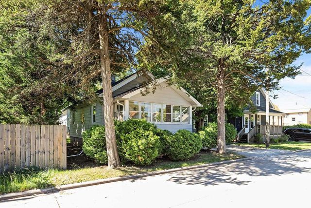 411 MARSTON PLACE, Oshkosh, WI 54901