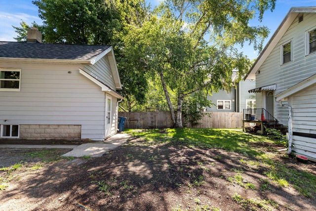 411 MARSTON PLACE, Oshkosh, WI 54901