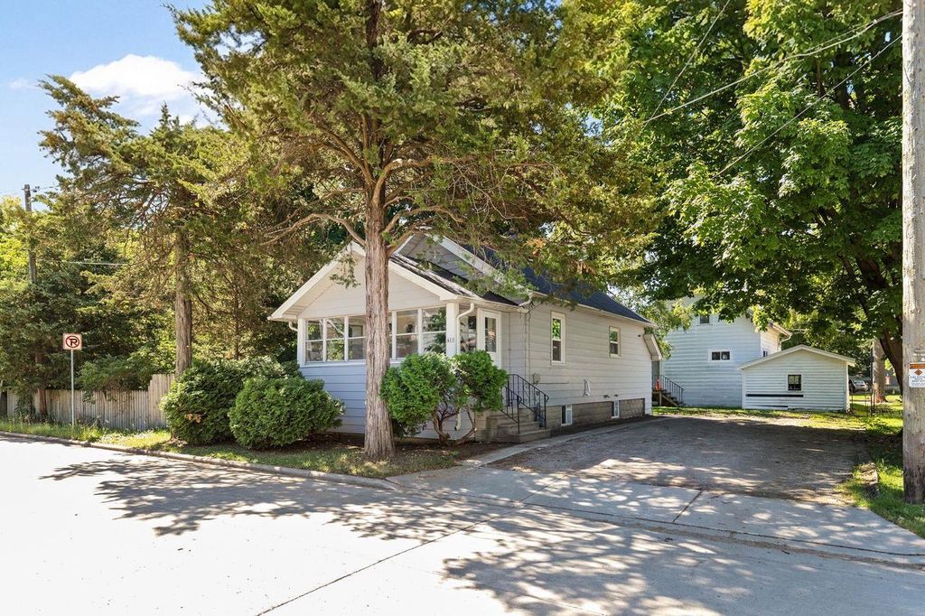 411 MARSTON PLACE, Oshkosh, WI 54901