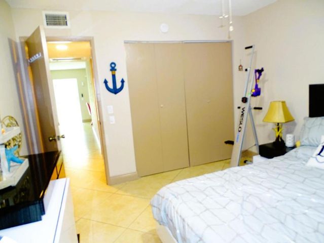 3100 Springdale Boulevard 310, Palm Springs, FL 33461