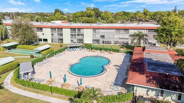 3100 Springdale Boulevard 310, Palm Springs, FL 33461