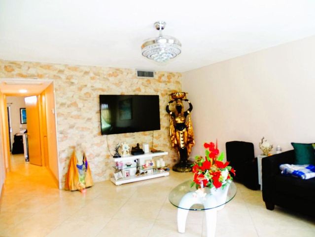 3100 Springdale Boulevard 310, Palm Springs, FL 33461