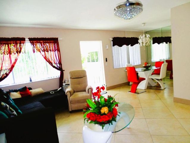 3100 Springdale Boulevard 310, Palm Springs, FL 33461