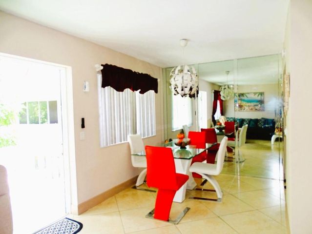 3100 Springdale Boulevard 310, Palm Springs, FL 33461