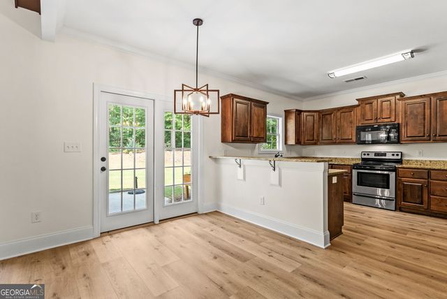 3142 Whitlow Creek Drive, Bishop, GA 30621