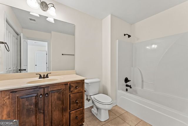 3142 Whitlow Creek Drive, Bishop, GA 30621