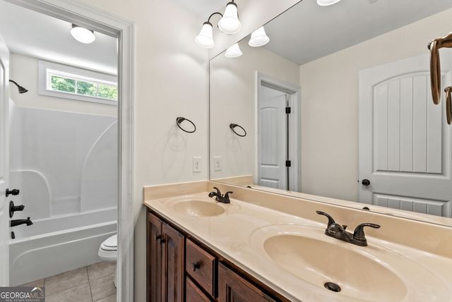 3142 Whitlow Creek Drive, Bishop, GA 30621