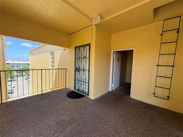 4525 W 20th Ave 529, Hialeah, FL 33012