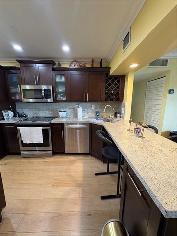 4525 W 20th Ave 529, Hialeah, FL 33012