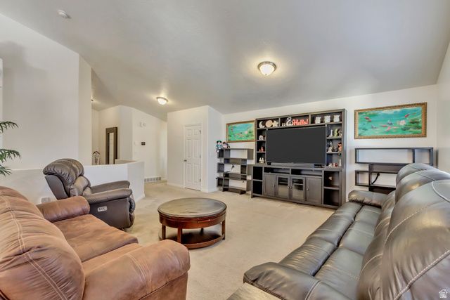 6176 W RIDGE MESA CIR, West Valley City, UT 84128