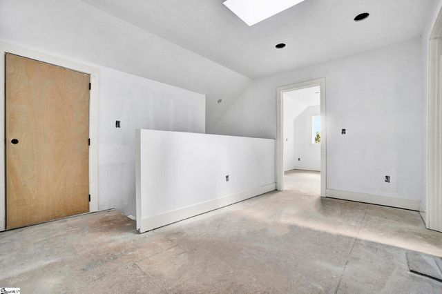 15 Meadow Crest Circle, Greenville, SC 29609