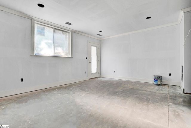 15 Meadow Crest Circle, Greenville, SC 29609