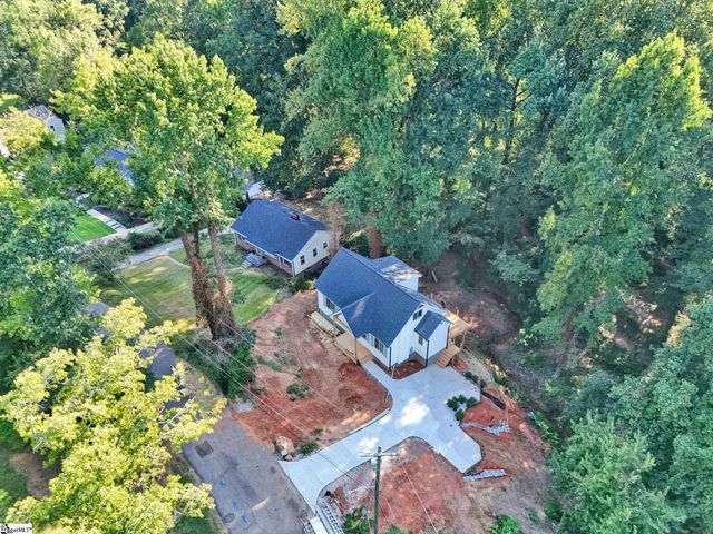 15 Meadow Crest Circle, Greenville, SC 29609
