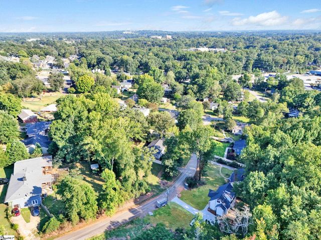 15 Meadow Crest Circle, Greenville, SC 29609