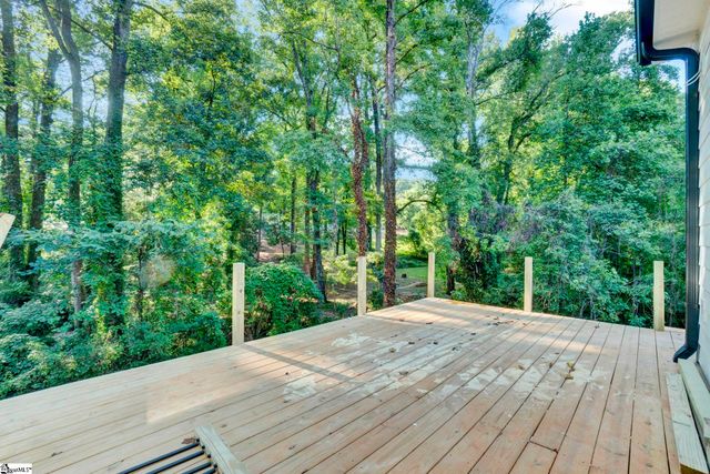 15 Meadow Crest Circle, Greenville, SC 29609