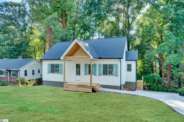 15 Meadow Crest Circle, Greenville, SC 29609