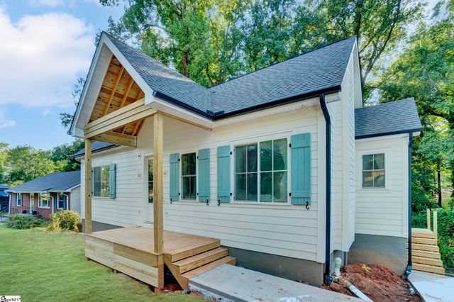 15 Meadow Crest Circle, Greenville, SC 29609