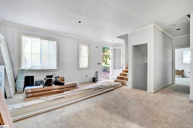 15 Meadow Crest Circle, Greenville, SC 29609