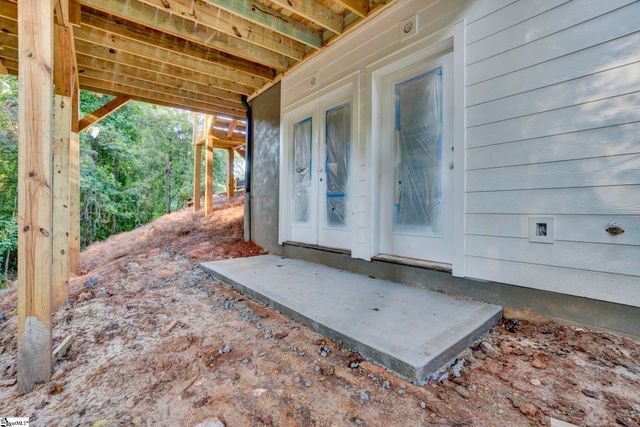 15 Meadow Crest Circle, Greenville, SC 29609