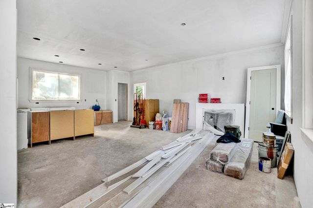 15 Meadow Crest Circle, Greenville, SC 29609